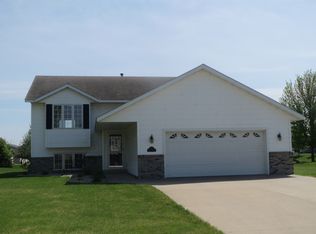 414 E Nathan St, Lake Crystal, MN 56055
