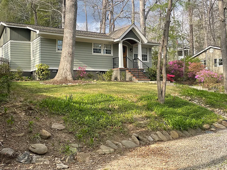315 Circle Ln — Photo 3