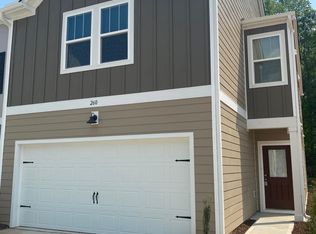 260 Brook Farm Ln, Fuquay Varina, NC 27526