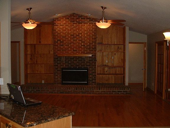 4th image of 20523 Reynolds Pkwy