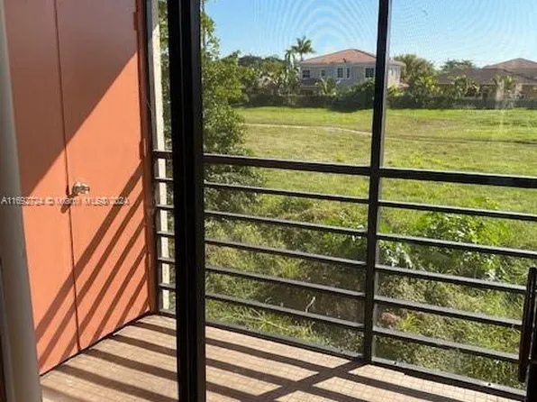 20725 NE 8th Ct APT 204-11, Miami, FL 33179