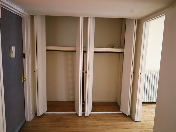 3rd image of 42 E 21st St APT 4