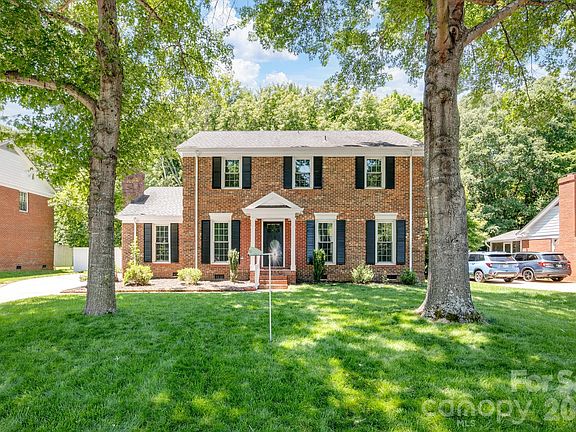2nd image of 9918 Ridgemore Dr