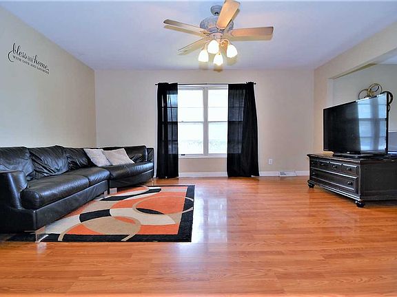 3rd image of 8300 Outer Lincoln Ave