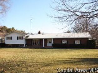 30040 E 8th Rd, Morrisonville, IL 62546