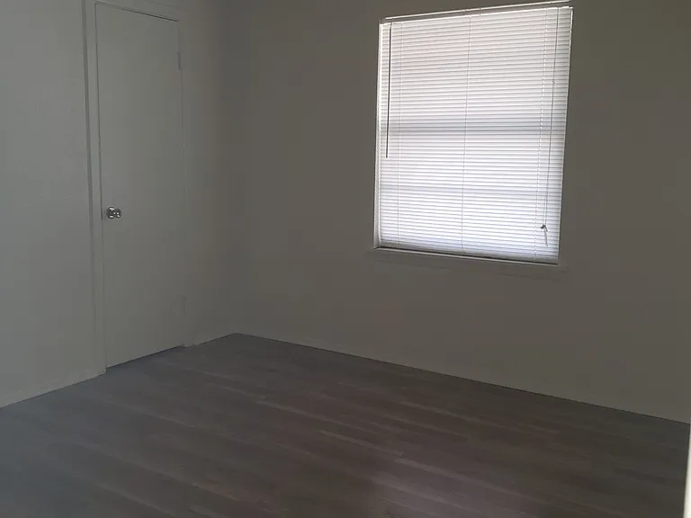 1439 S Rusk St — Photo 22
