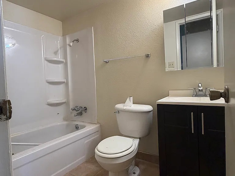 937 W Kettleman Ln #931 — Photo 8