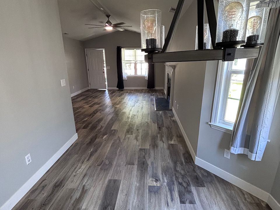 1st image of 103 Woodvine Ct