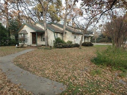 2nd image of 650 Club Oak Dr