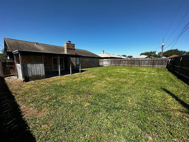 214 Portsmouth Dr — Photo 12