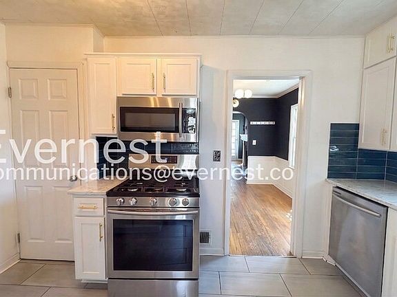 3rd image of 5513 Reeds Rd