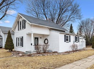 926 Park Ave, Little Chute, WI 54140
