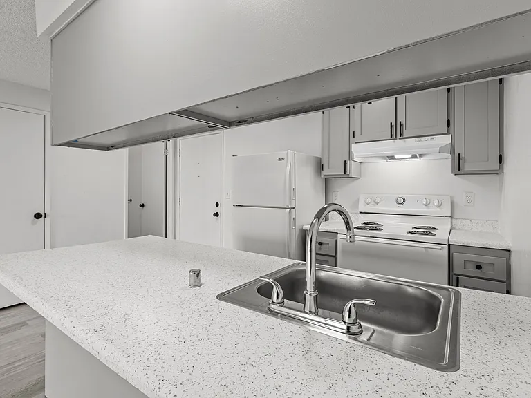 Cedar Green Apartments — Photo 1