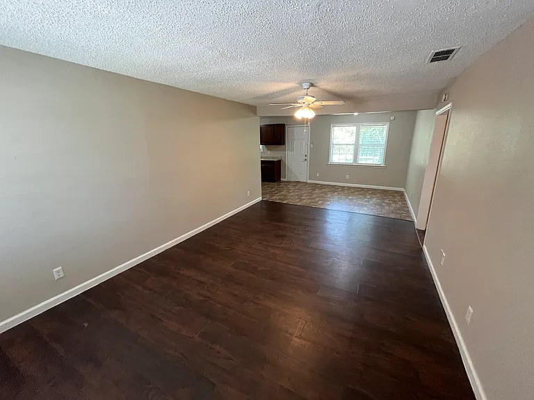 11303 Trail Ln — Photo 6
