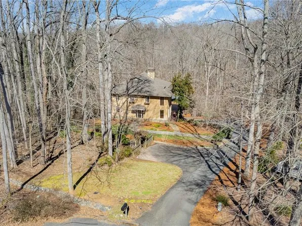 6809 Fox Horn Cir, Pfafftown, NC 27040