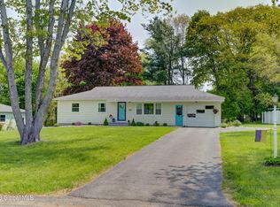 12 Paul Art Ln, Troy, NY 12180