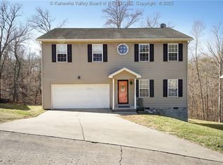 74 Cambridge Dr, Culloden, WV 25510
