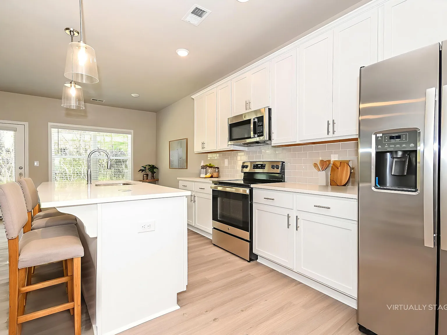 794 Calvin Park Dr, Ball Ground, GA — Photo 2