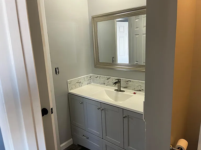 Master Bath -This Townhouse is still under renovation but will be available 1 Dec 2023