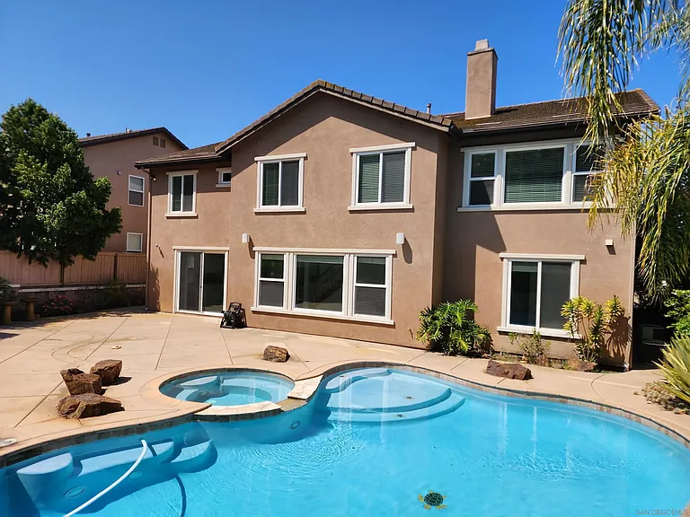 Swimming Pool/Hot Tub/Sauna