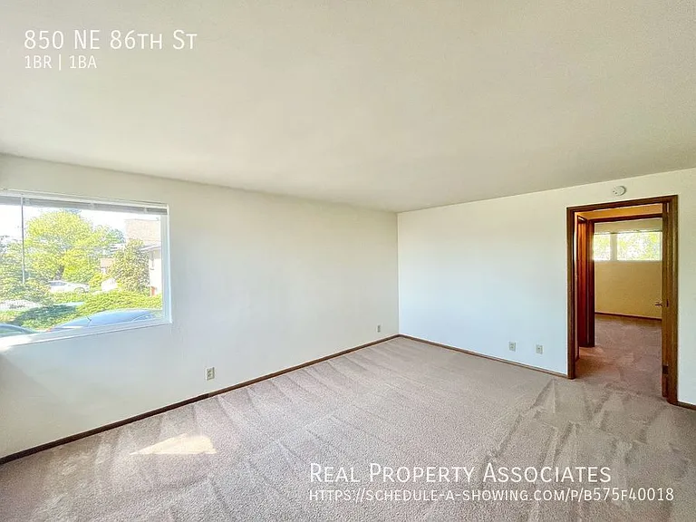 850 NE 86th St — Photo 2