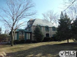 124 Belleview Ave, Mount Clemens, MI 48043