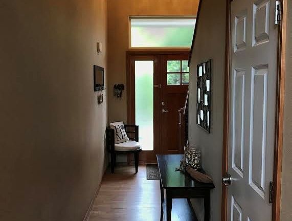3rd image of 937 E Magnolia Ave