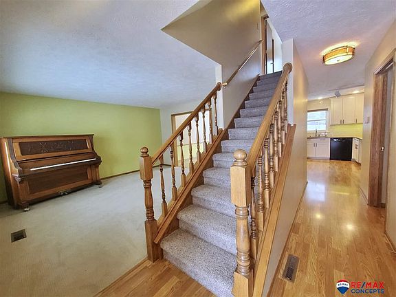 4th image of 3041 Shelley St