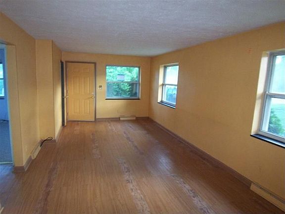 3rd image of 2311 Cadie Ave