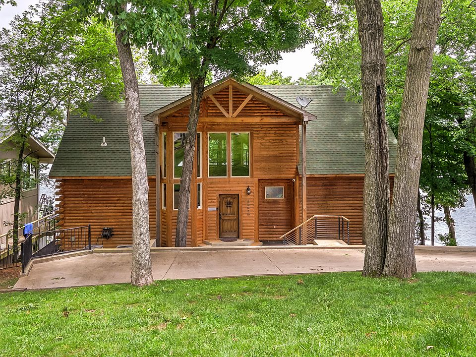 1st image of 33820 Caroline Cir