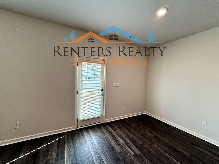 223 Maple Spring Trl — Photo 10