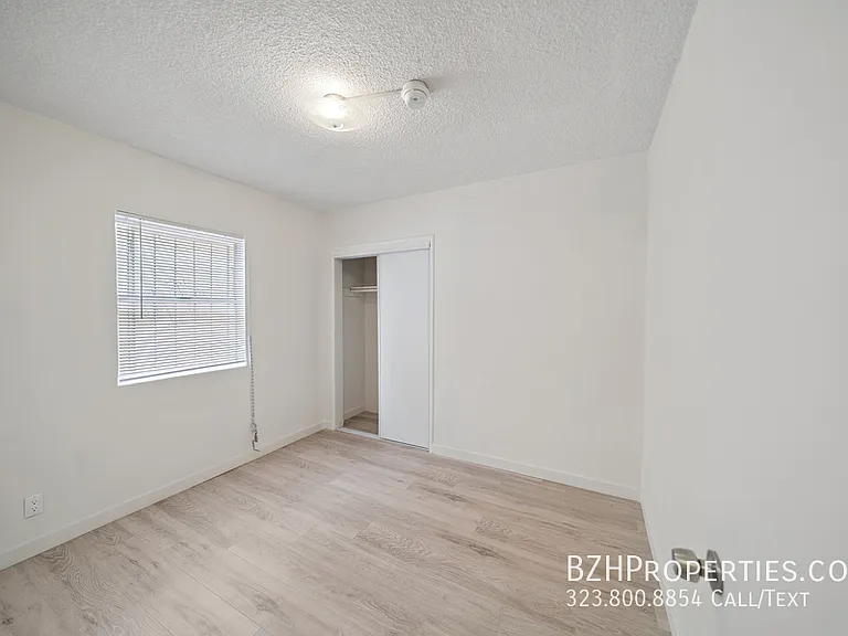 8633 Denver Ave #5 — Photo 10