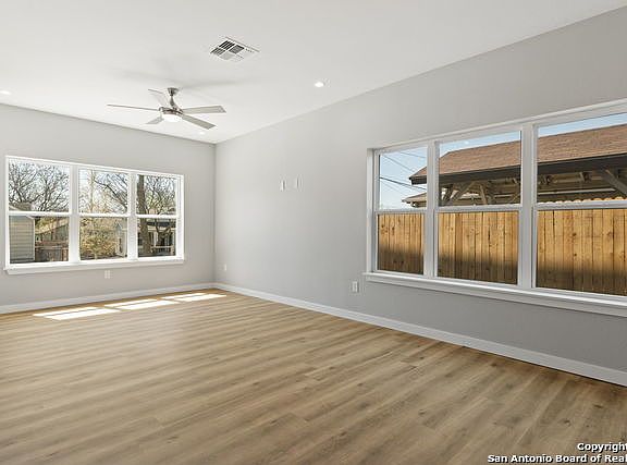 5th image of 811 Nevada St
