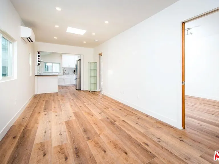 2341 Beach Ave — Photo 7
