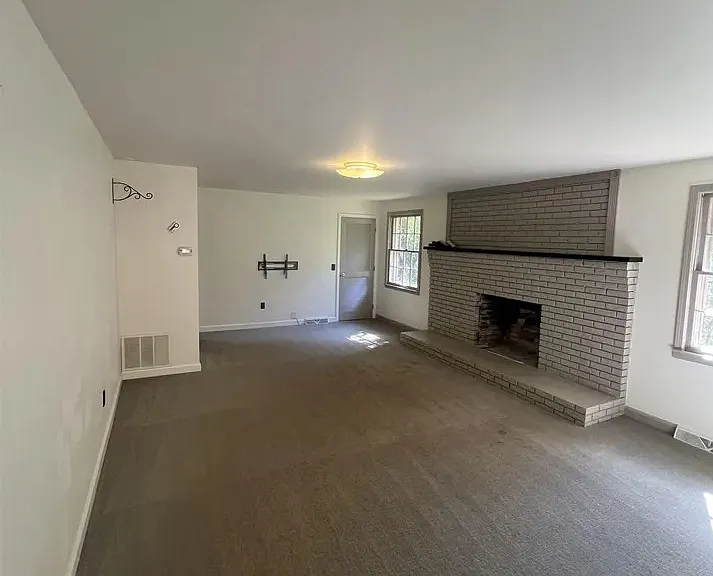 416 Summerlea Dr — Photo 5
