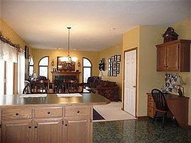 5th image of 817 Mesa Verde Dr