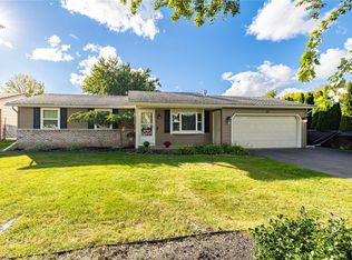 21 Roxwood Dr, Rochester, NY 14612