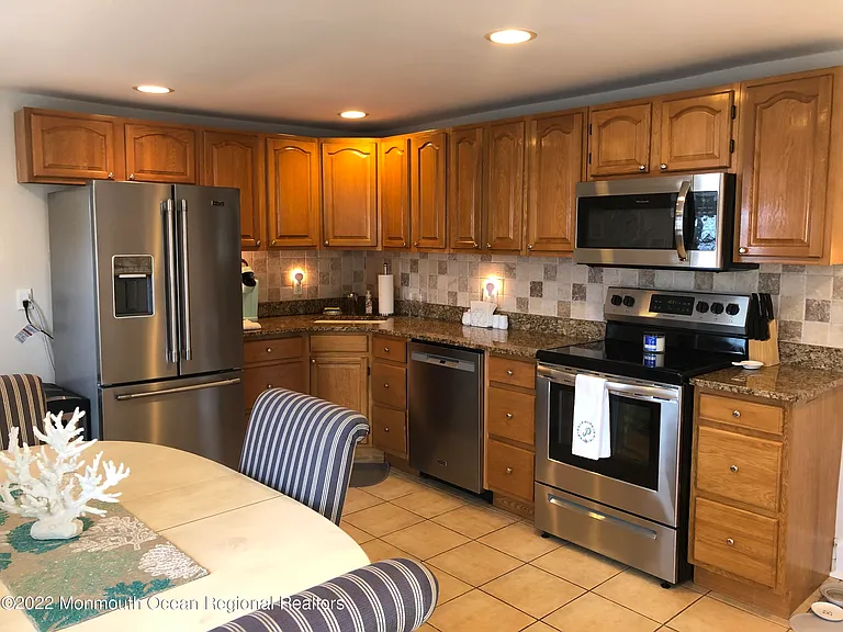 1717 River Rd — Photo 15