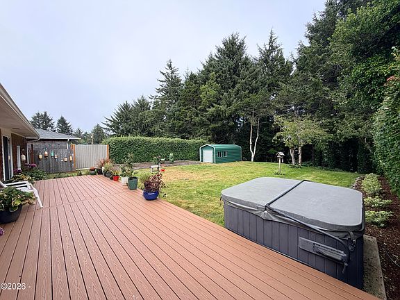 3rd image of 1844 NE Crestview Pl