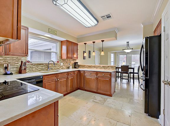 5th image of 206 Cottonwood Ln