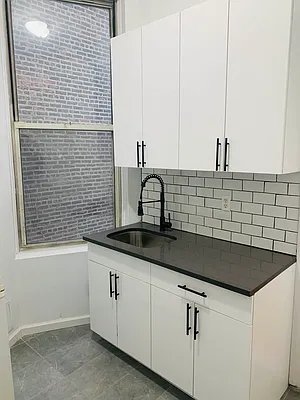 Rented by Flatiron Real Estate Advisors LLC | media 4