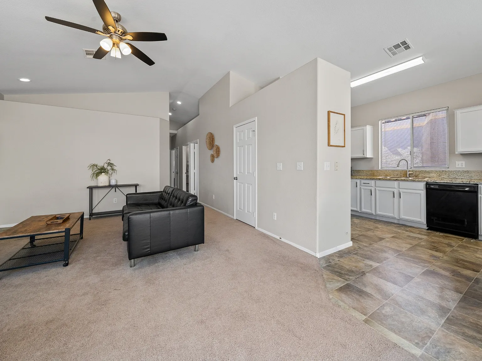 3 bed, 1144 sqft, $1,995 — Photo 3