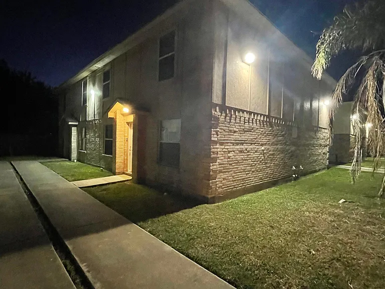 717 Sonesta Dr #C — Photo 2