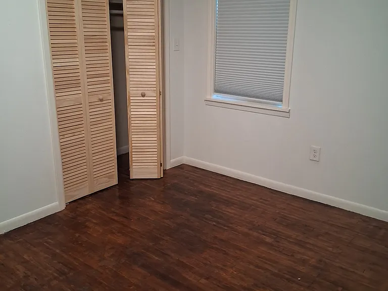 319 Elm St — Photo 10