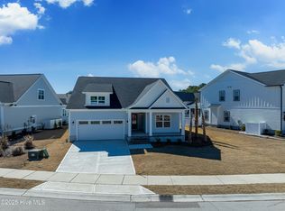 302 Lightning Bug Ln, Holly Ridge, NC 28445