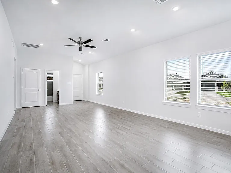 8018 Fijian Cypress Dr — Photo 9