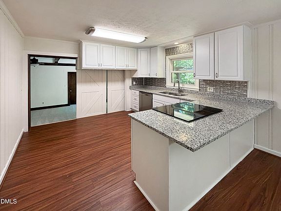 2nd image of 108 Dogwood Dr
