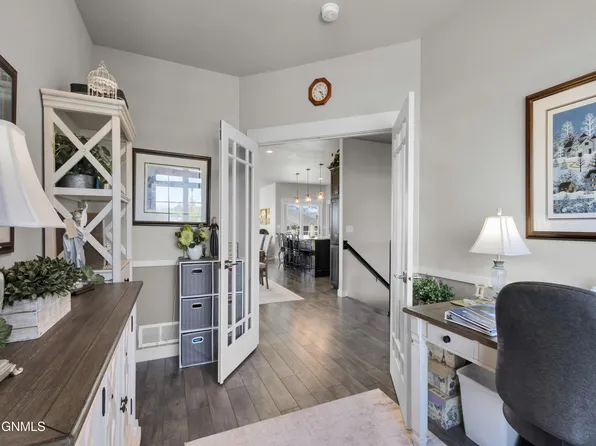 5912 Sonora Way, Bismarck, ND 58503