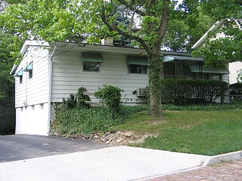 156 Parkview Ave Photo 1