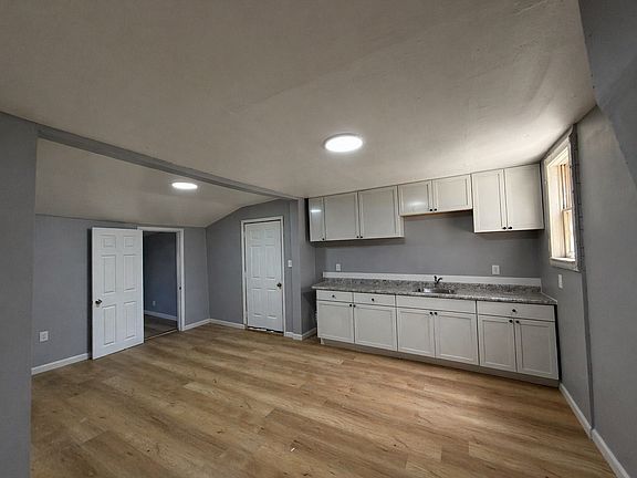 2nd image of 606-608 W North St Unit 606